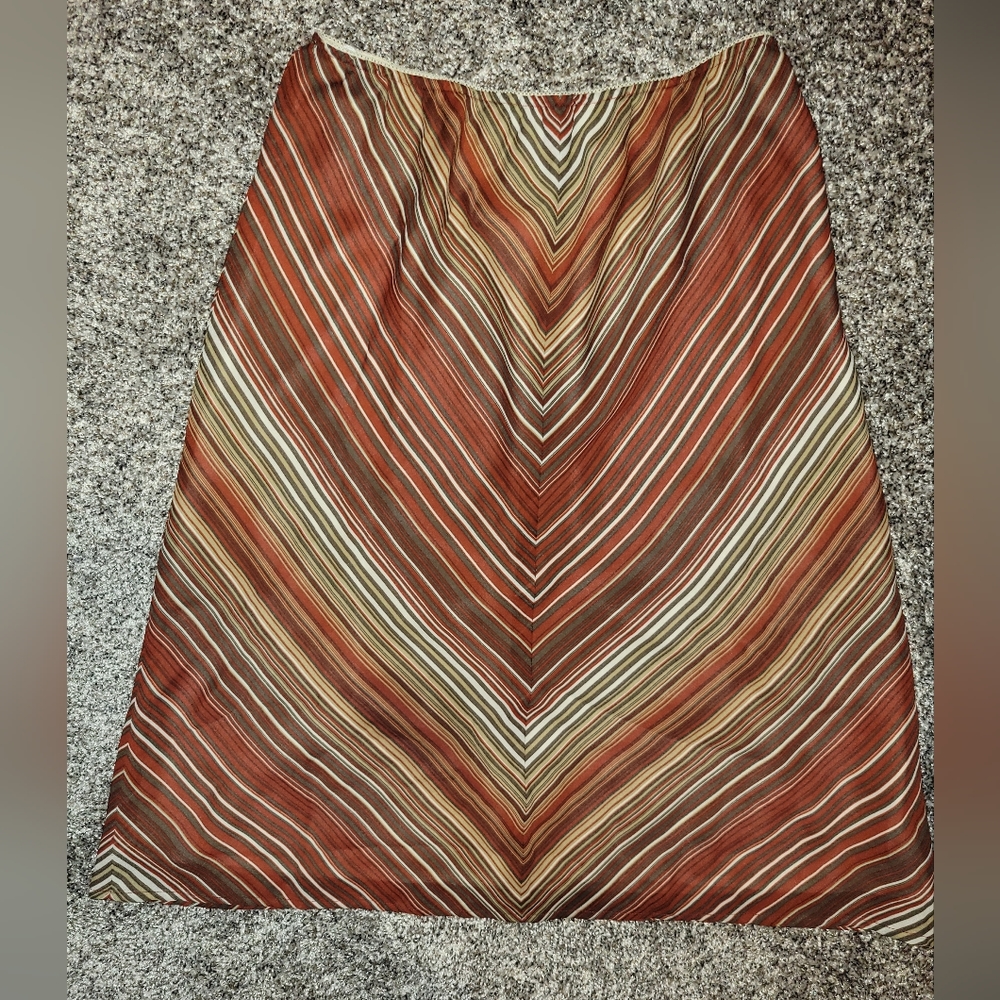 Jones wear skirt